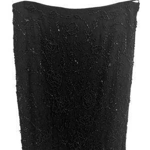 BRAND NEW DOLCE & GABBANA BLACK EMBROIDERED SKIRT.